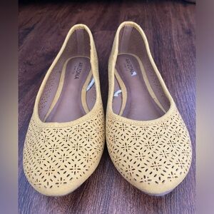 Arizona Jean Company Women's Mustard Yellow Flats